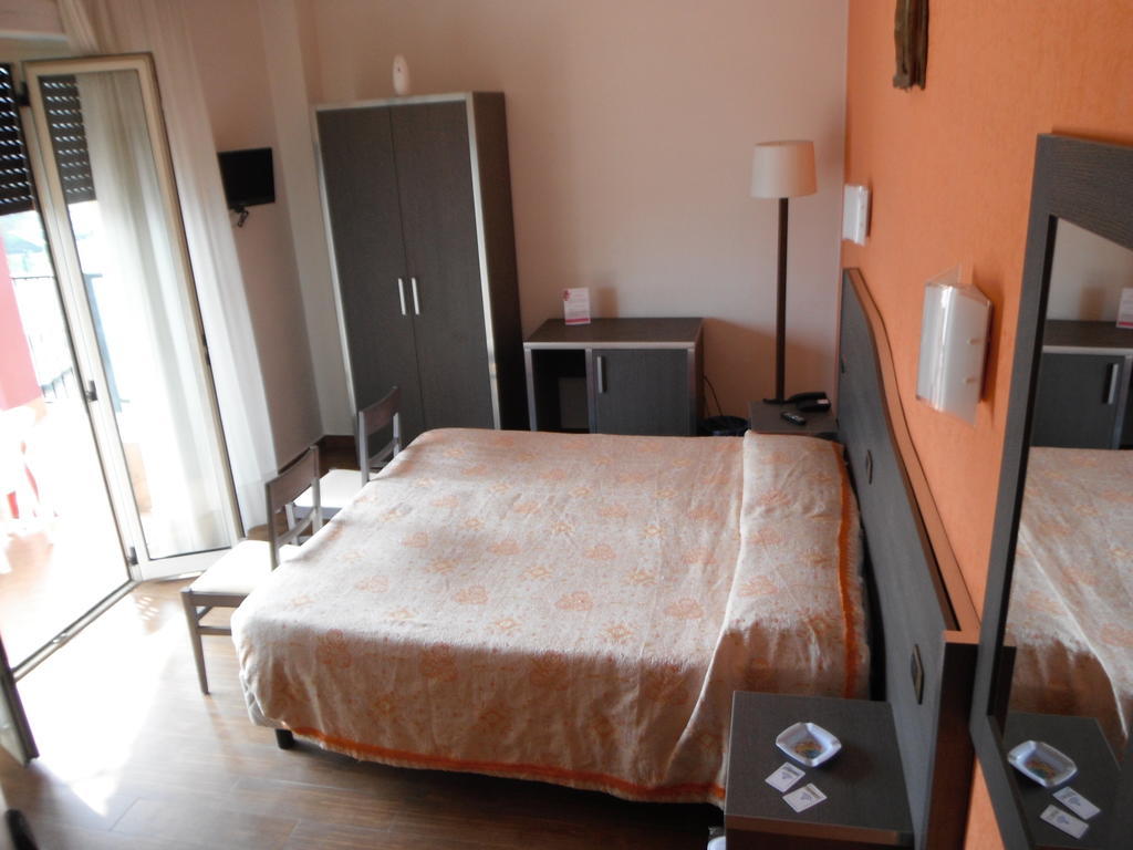 Hotel Renato Sesto San Giovanni Oda fotoğraf