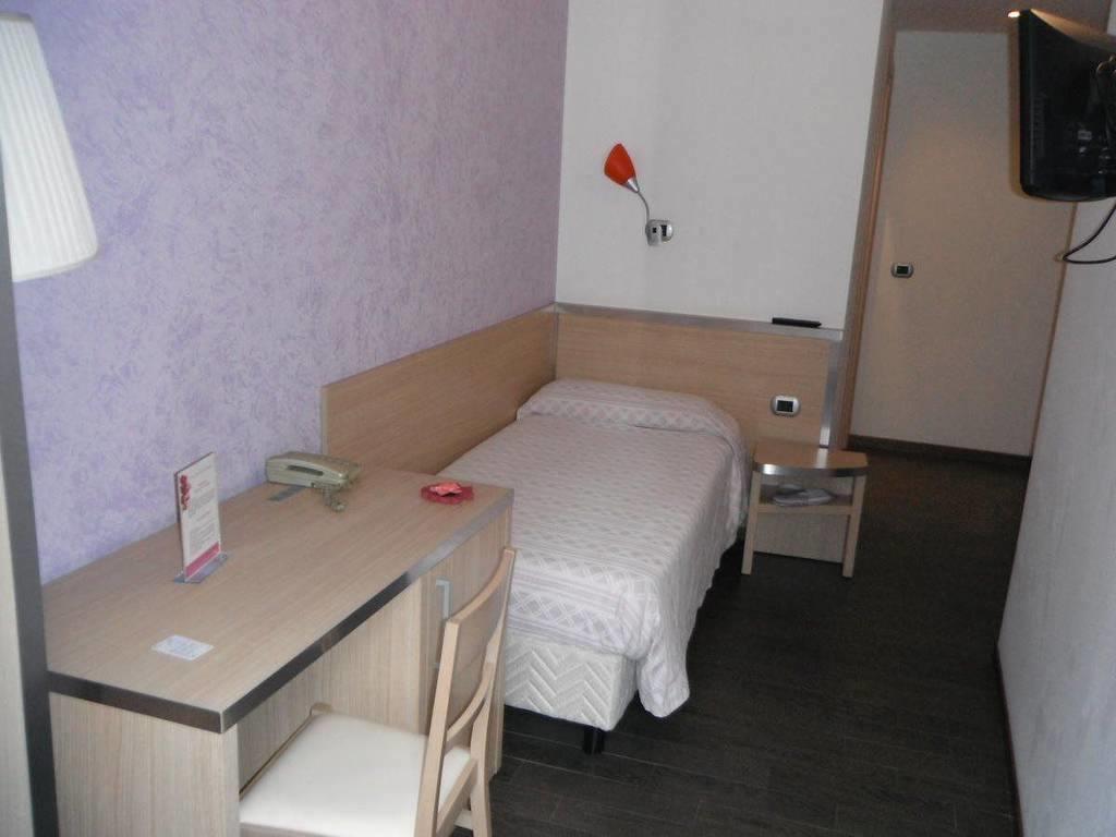 Hotel Renato Sesto San Giovanni Dış mekan fotoğraf